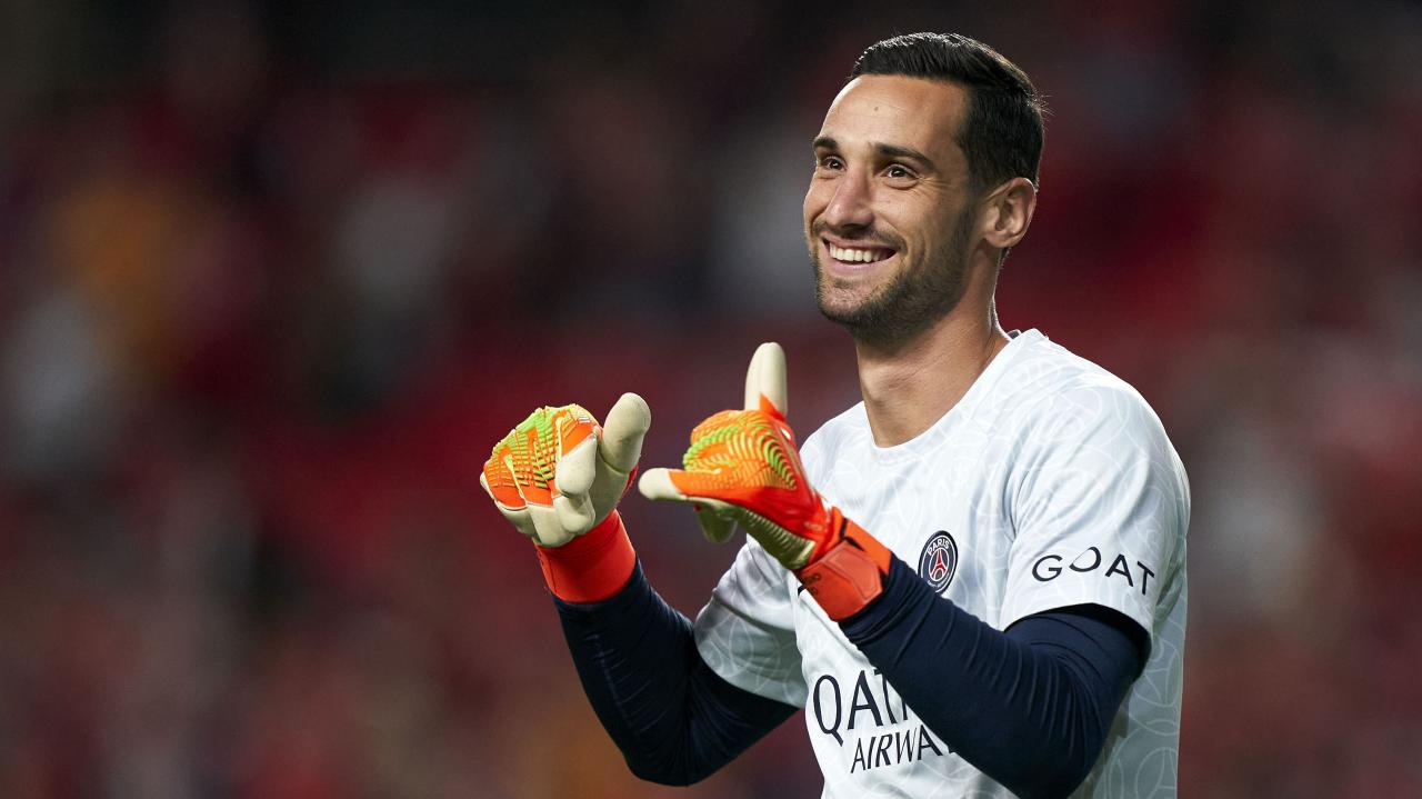 Goleiro do PSG que ficou em coma deixa o hospital após 82 dias