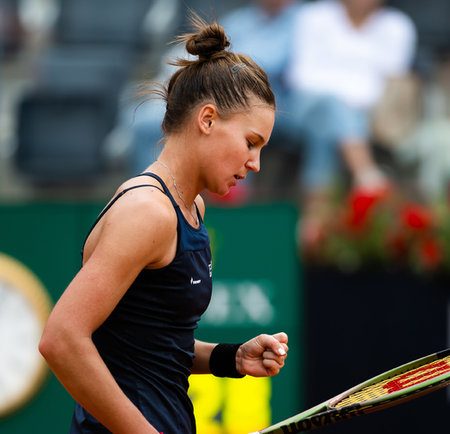 Veronika Kudermetova vs. Anna-Karolina Schmiedlova: Match Prediction for Roland Garros on May 29, 2023