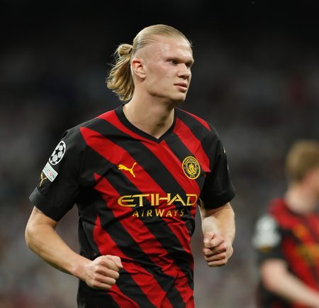 “Pavel Zanozin Anticipates a High-Scoring Game from Both Teams in the FA Cup Final: Man City vs. Man United”