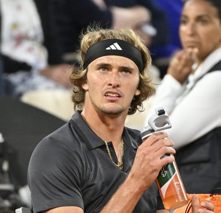 “Grigor Dimitrov vs Alexander Zverev: Predictions for Roland Garros Match on June 5, 2023”