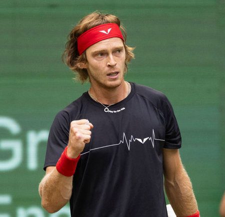 “Andrey Rublev vs. Alexander Bublik: An Intense and Prolonged Battle between a Russian and a Kazakh”