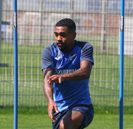 “Zenit vs Neftchi: Russian Champions Dominate Kverkvelia and Mahmudov with a Secondary Lineup”