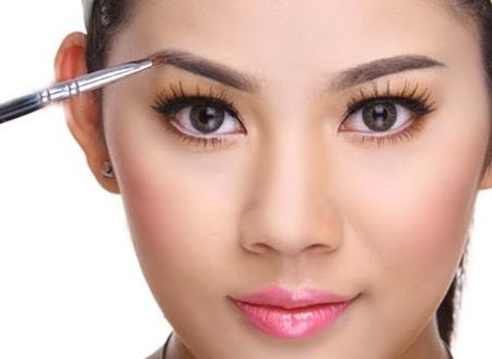 Dự đoán nữ giới qua tướng lông mày trong hôn nhân