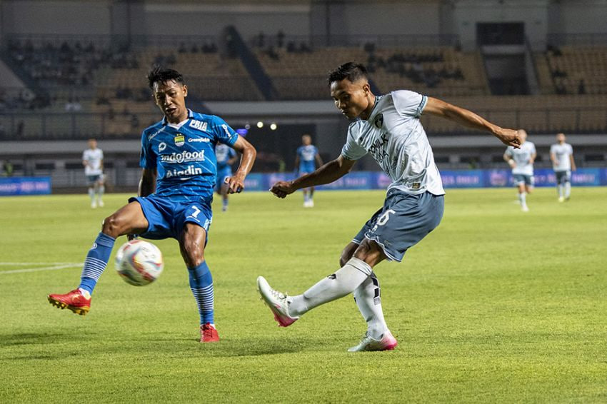 Persib-Bandung-vs.-Persebaya