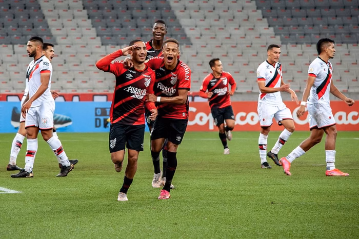 Comentário de Futebol: Atlético Paranaense x Atlético Goianiense, 20 de novembro