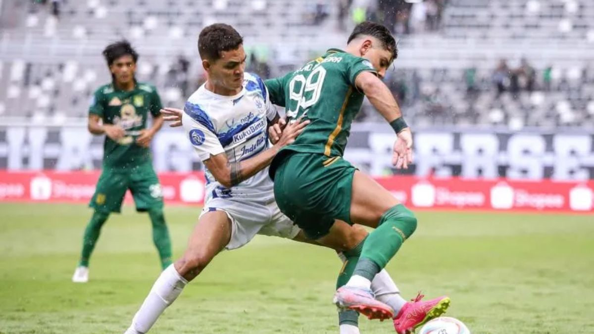 Bali United v PSIS Semarang LIVE 01/05/2025 |
